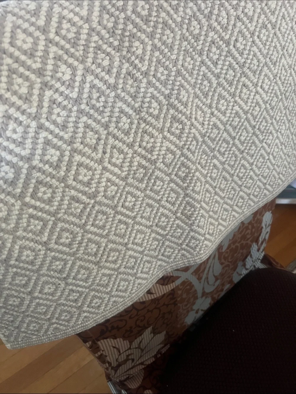 Neutral Diamond Pattern Tablecloth - White/Cream